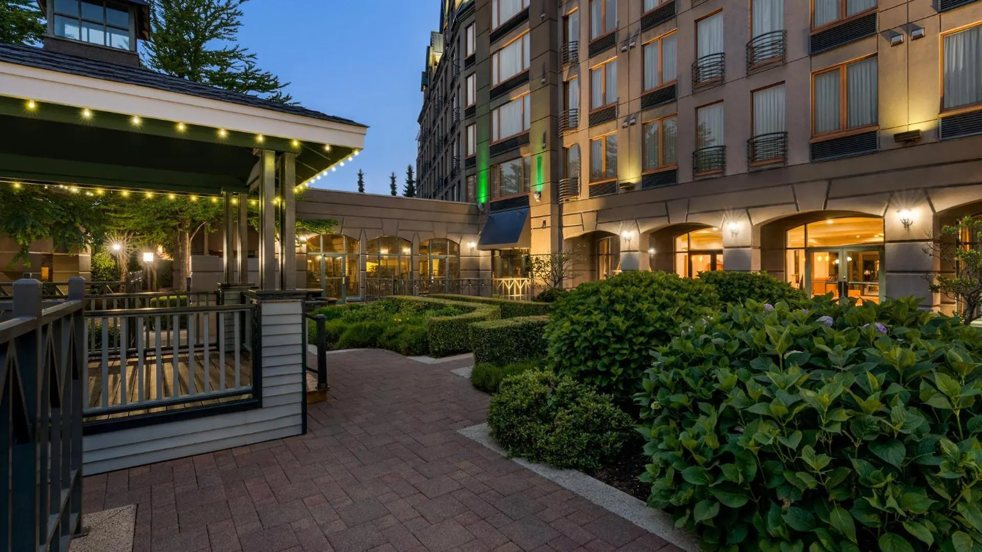 Holiday Inn & Suites North Vancouver By Ihg Canada