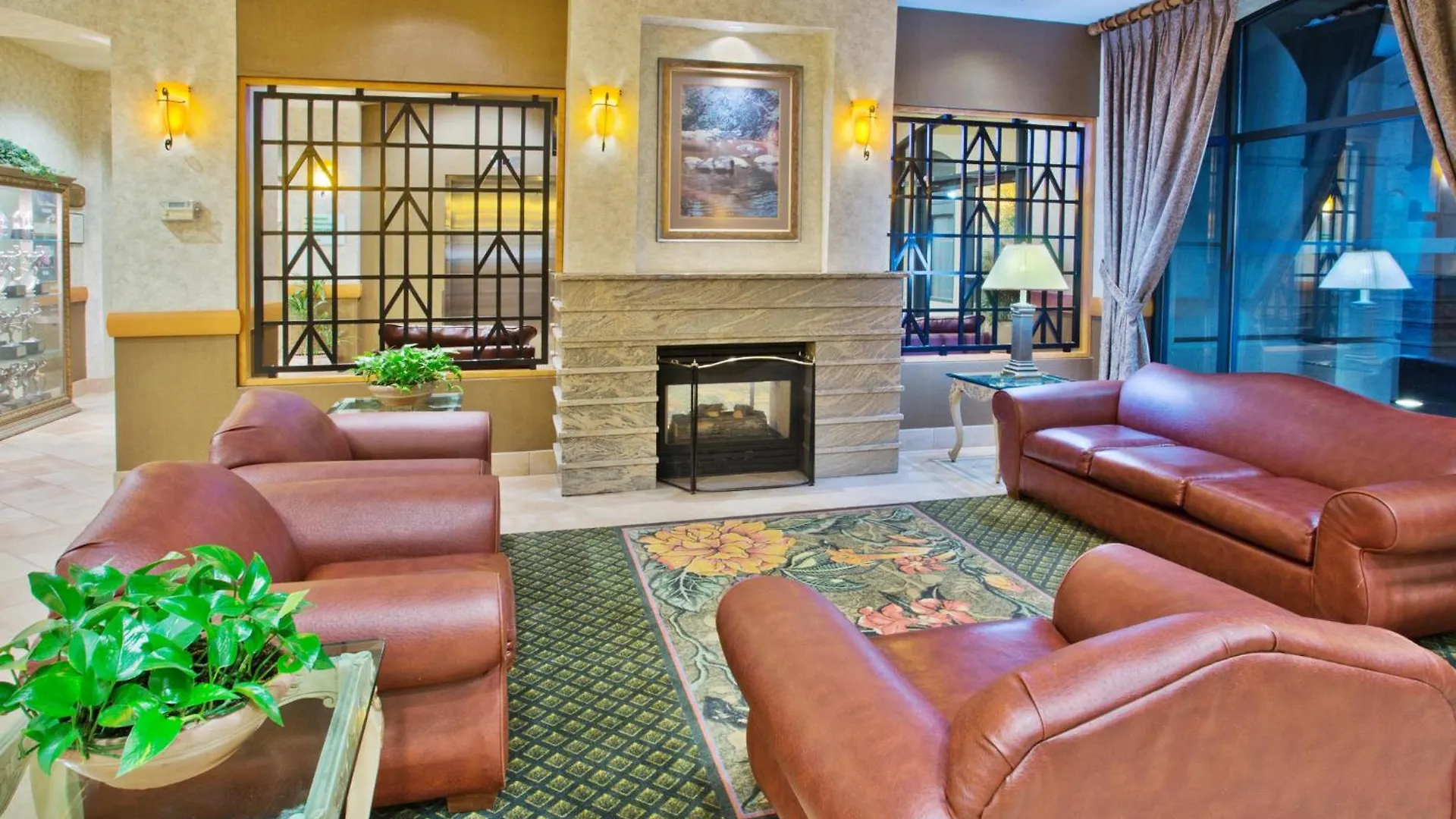 Holiday Inn & Suites North Vancouver By Ihg