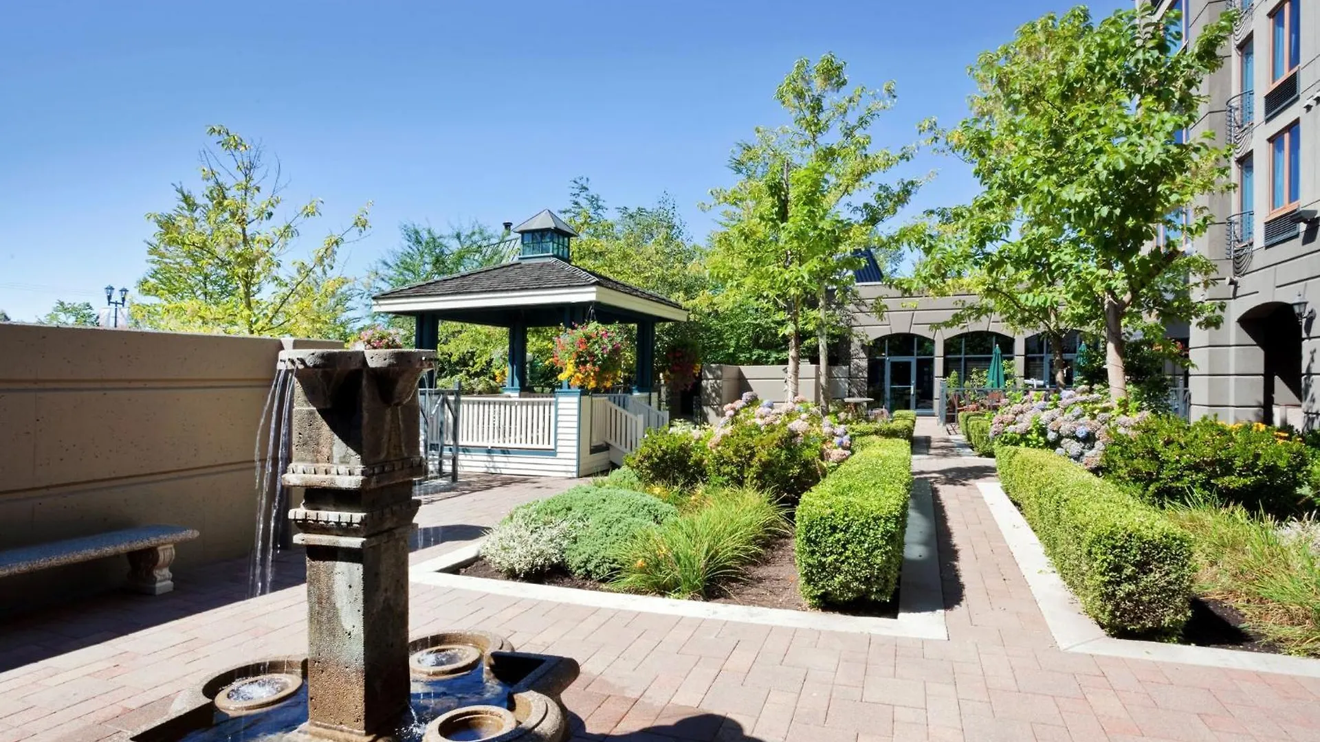 **** Hotel Holiday Inn & Suites North Vancouver By Ihg Canada